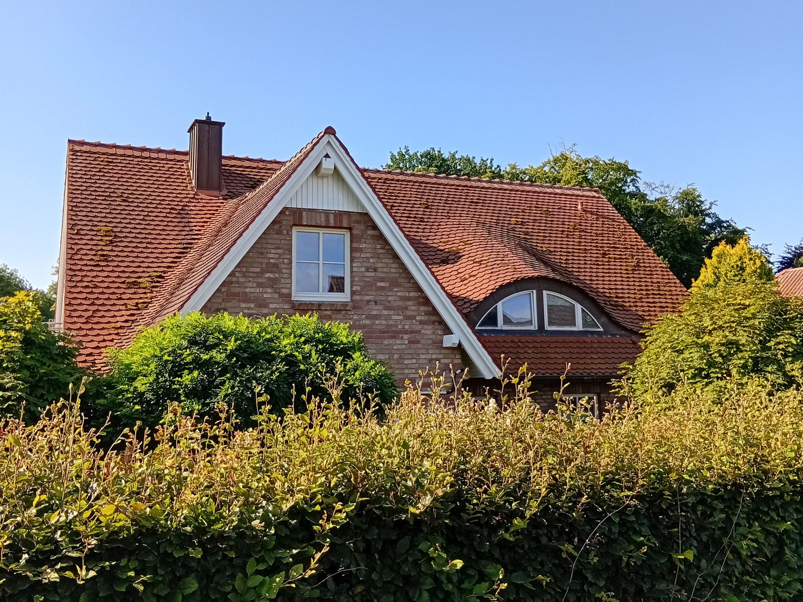 Einsatzfoto von ExpertRinnen: Einfamilienhaus mit Ziegeldach